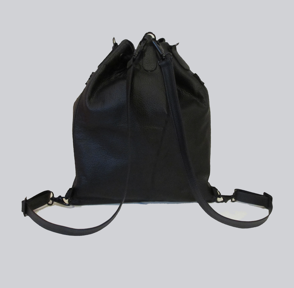 Sample does not show outside back pocket.